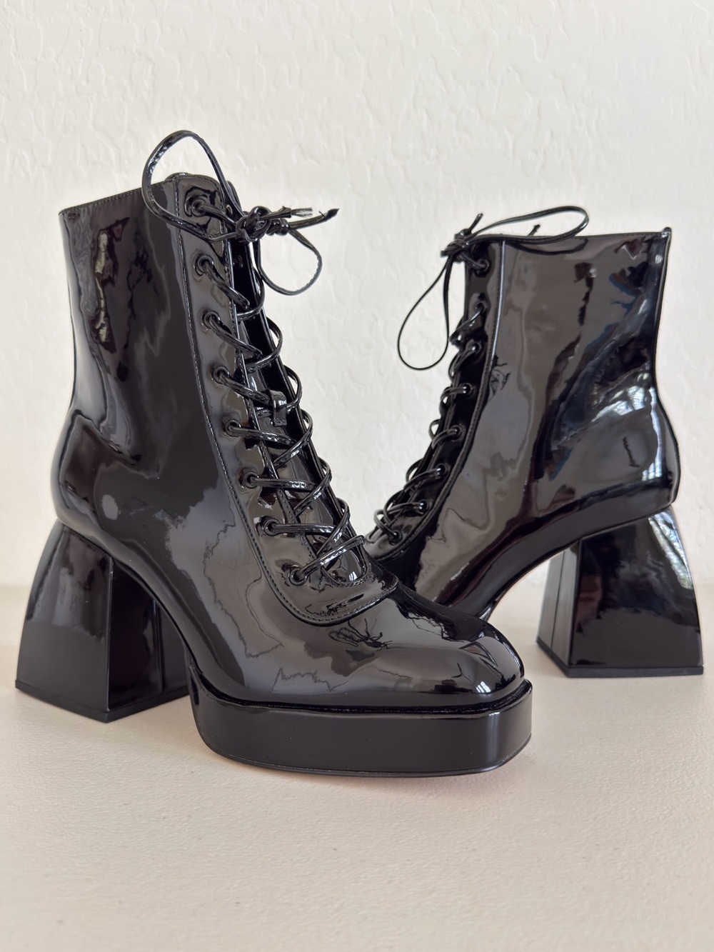 NEW Sam Edelman Circus Kia Platform Lace Up Side Zip Bootie Black Patent Size 9